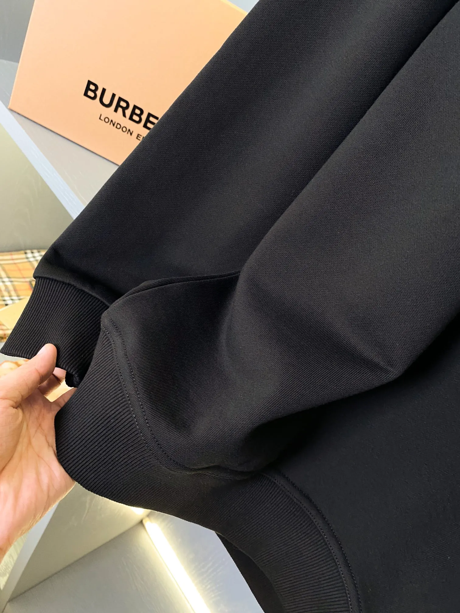 🅱️ Prorsum 【BUR ， 】【In Stock 】 ！BUR ， 、 Same Style ，Versatile ！ BUR ， Classic ， 。 ， Burberry 。 "Prorsum"， " "。 zg ， ， ！ BUR ， ！！ ， 680 ， ， ， ，Breathable ！ 。 ， ， ！！ ， 。OV ， 。 ， ， ！！ ， In Stock， ， ！ ， ， ！！ Sizes S、M、L、XL、XXL